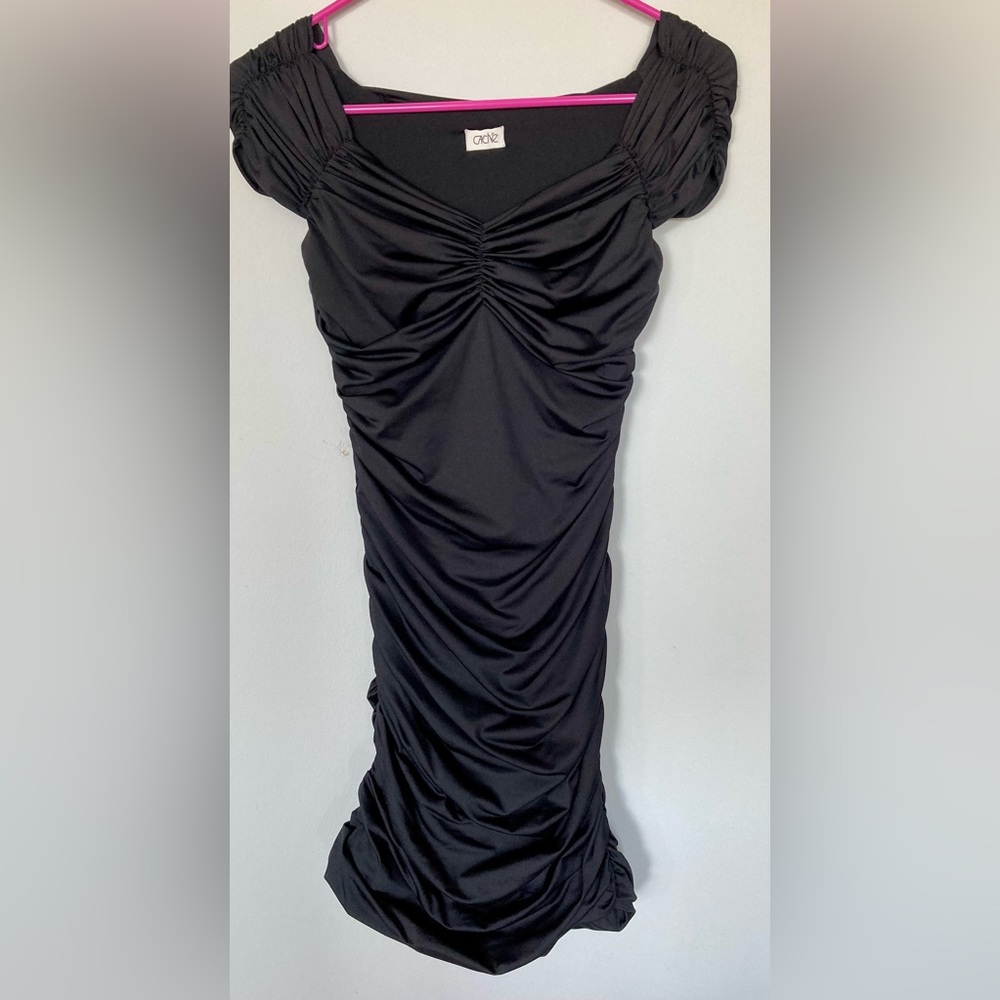 Cache Sweetheart V-neck Cocktail Dress, Bodycon with Stretch XS